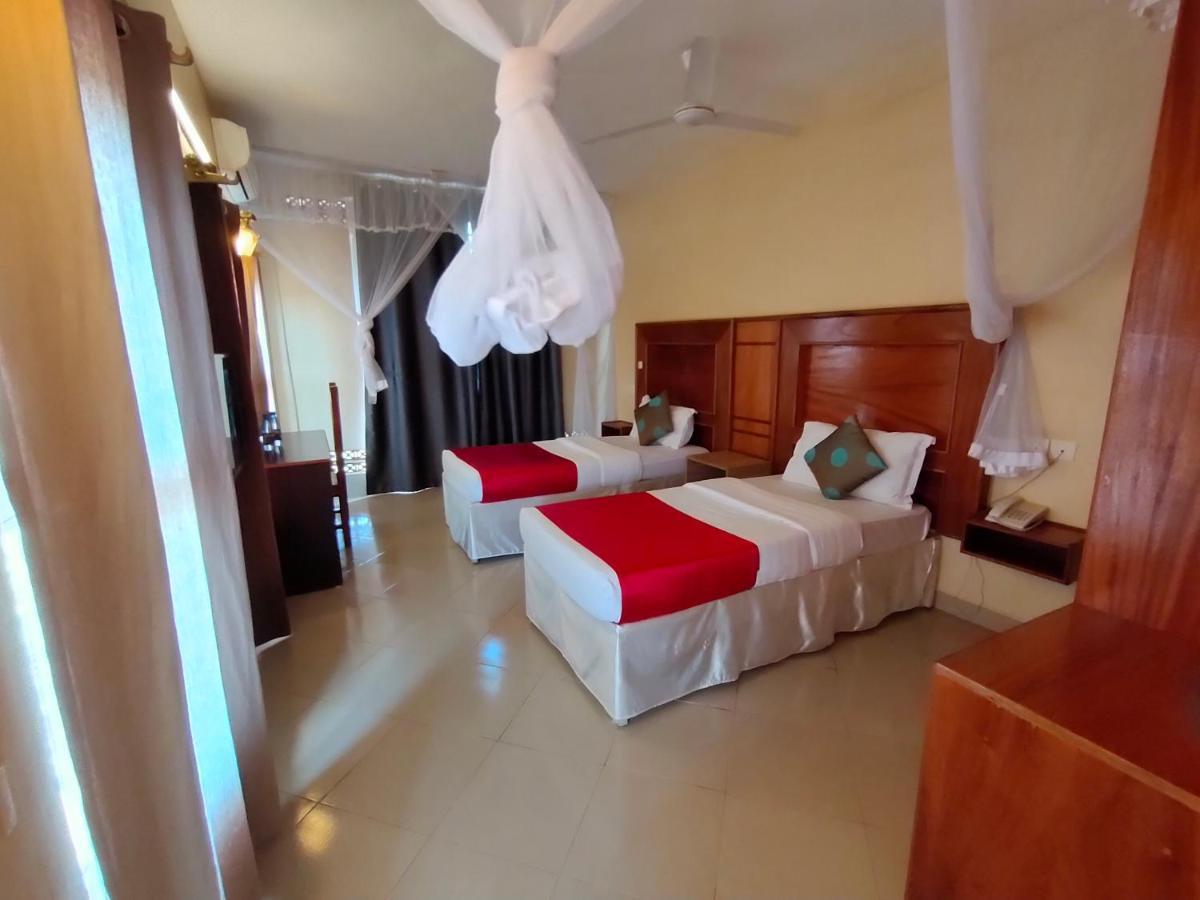 Pulickal Airport Hotel Entebbe Exterior foto