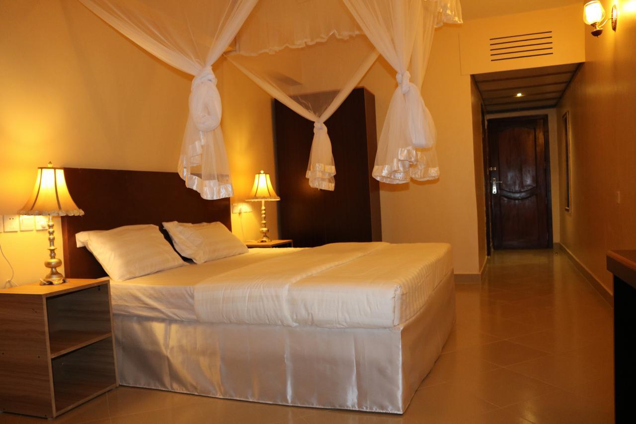Pulickal Airport Hotel Entebbe Exterior foto
